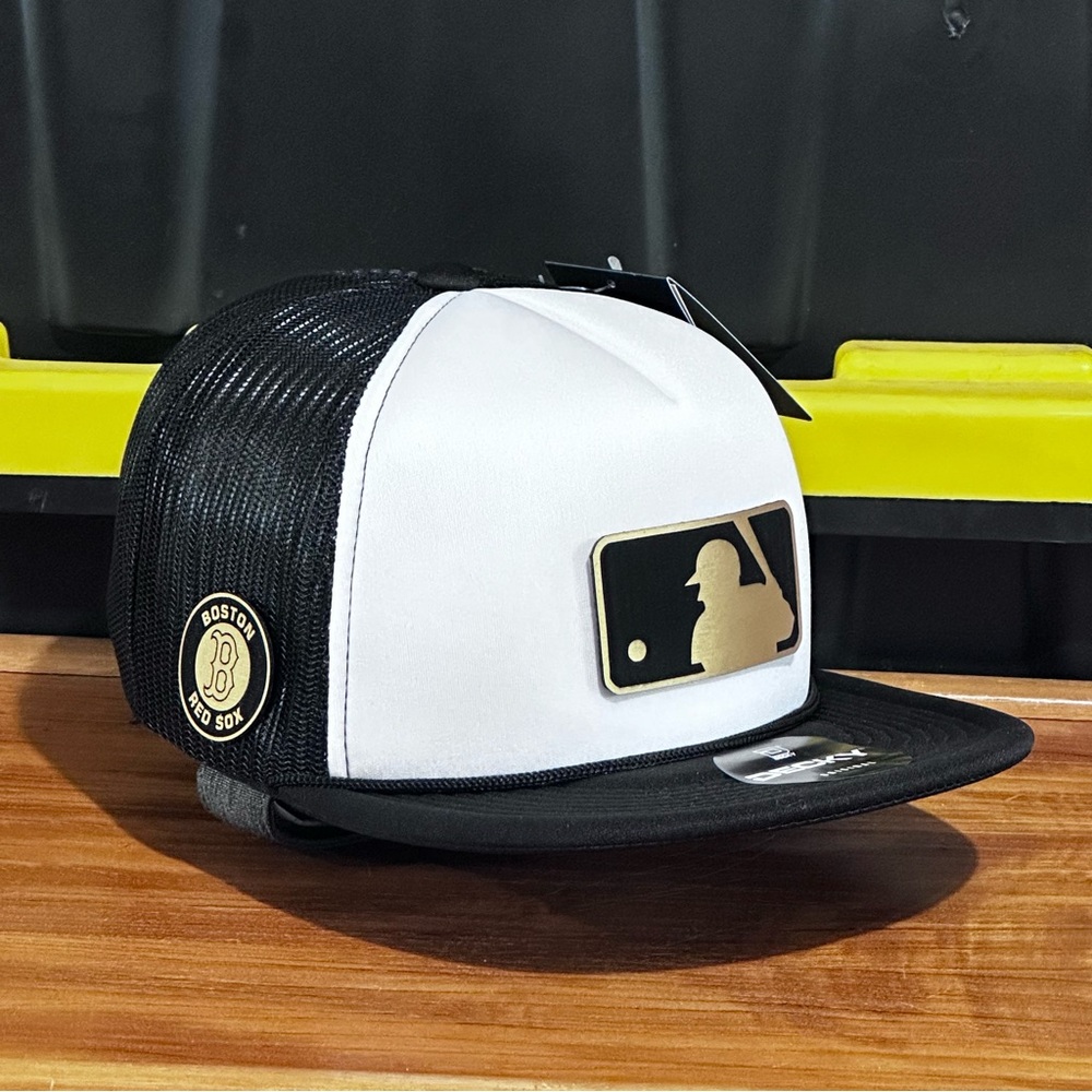MLB Boston Red Sox trucker SnapBack Black And White foam trucker Hat